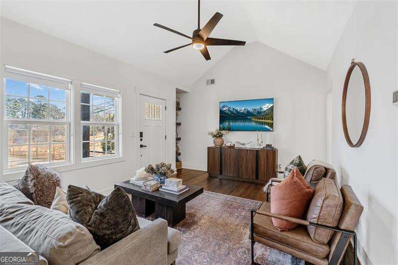 1931 S Gordon Street SW