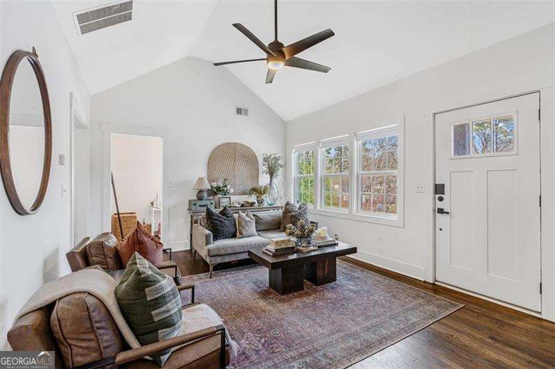 1931 S Gordon Street SW