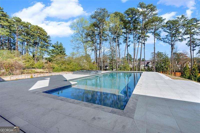 124 Woodlawn Drive NE