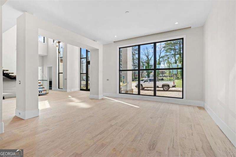 124 Woodlawn Drive NE