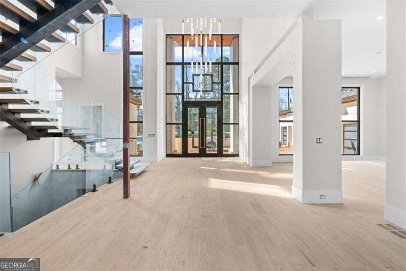 124 Woodlawn Drive NE