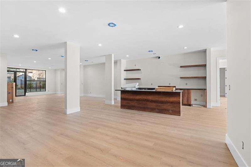 124 Woodlawn Drive NE