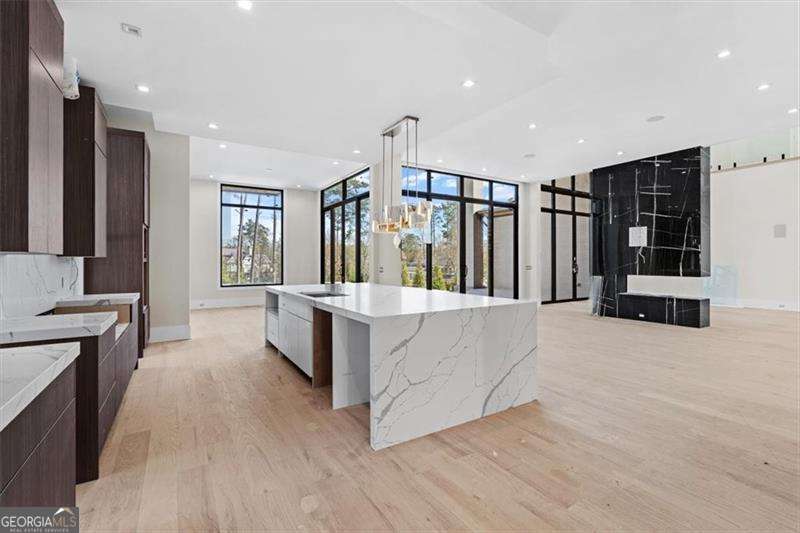 124 Woodlawn Drive NE