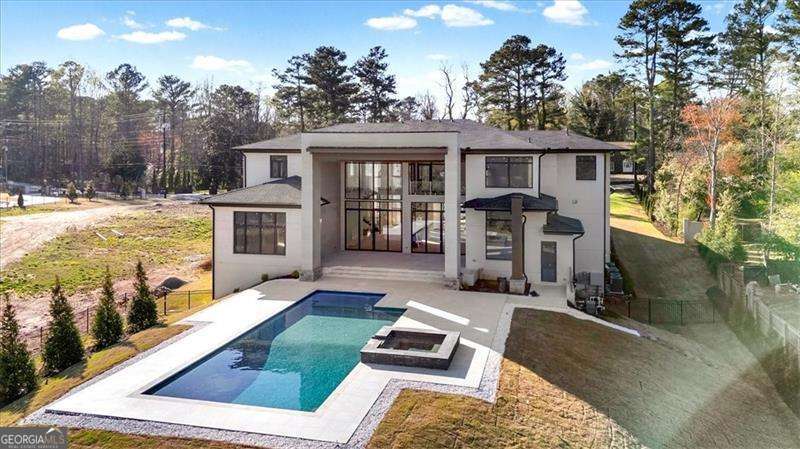 124 Woodlawn Drive NE