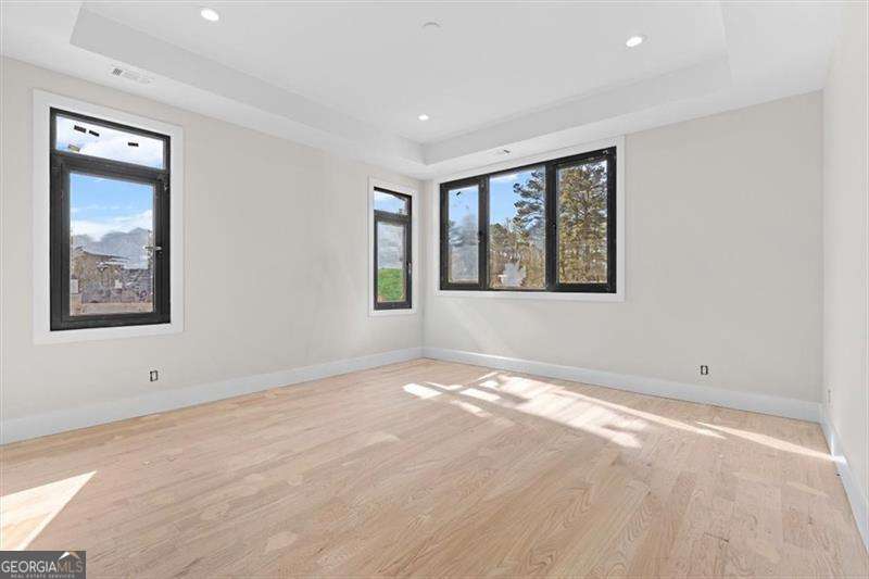 124 Woodlawn Drive NE