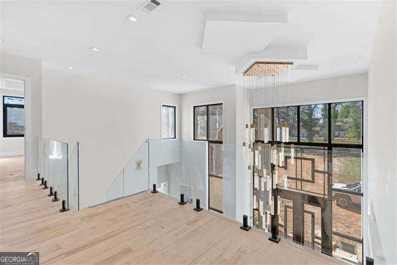 124 Woodlawn Drive NE