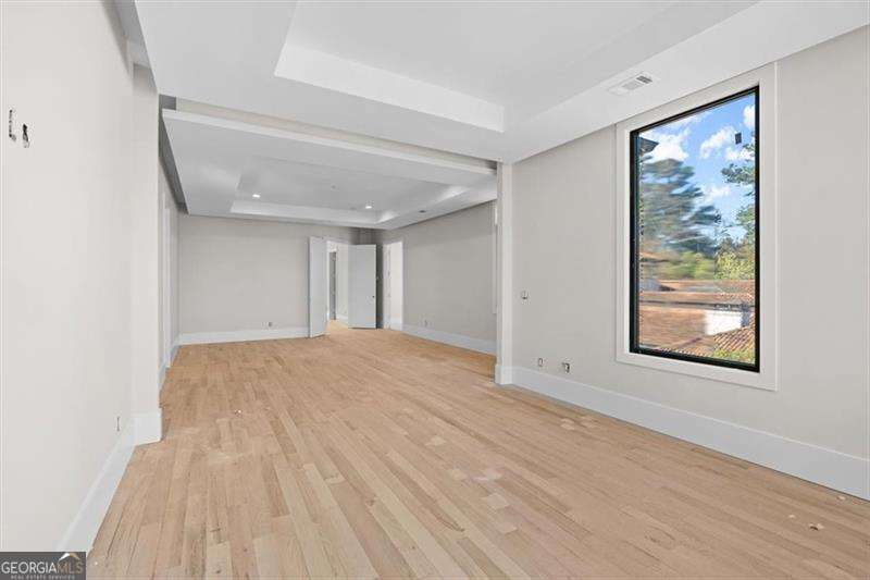 124 Woodlawn Drive NE