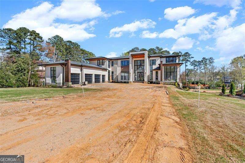 124 Woodlawn Drive NE