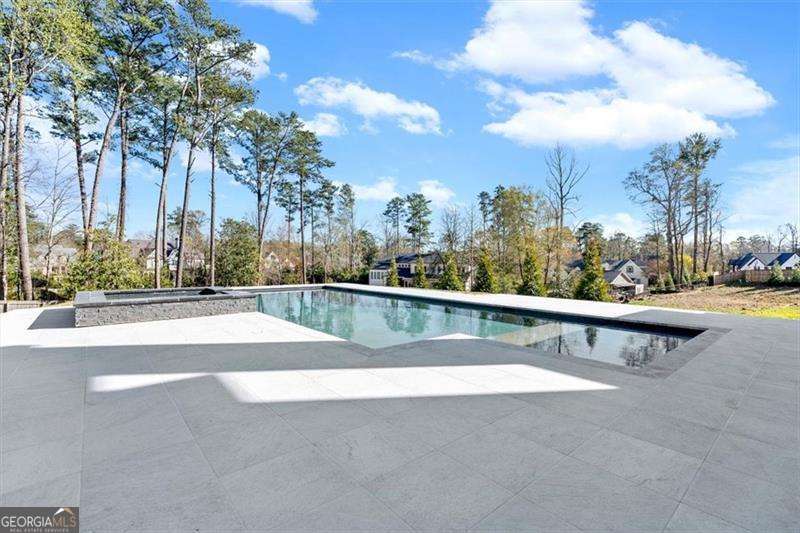 124 Woodlawn Drive NE