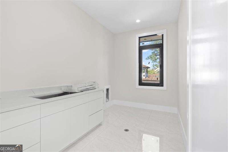 124 Woodlawn Drive NE