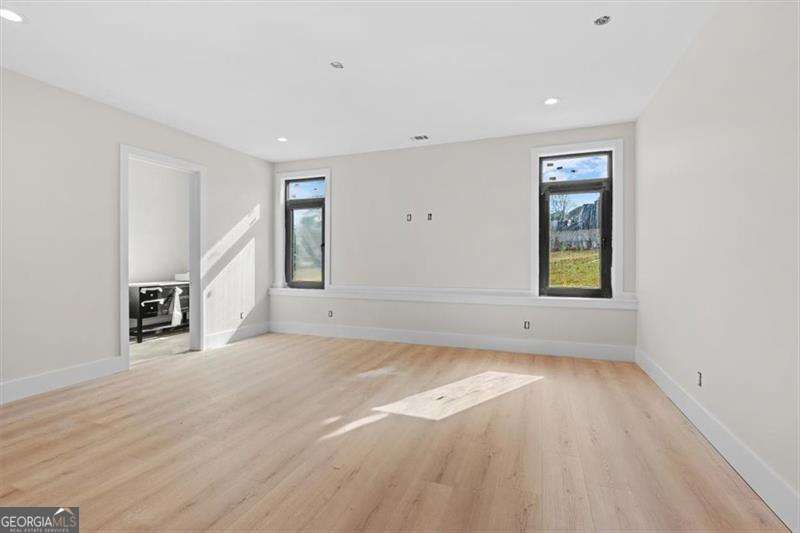 124 Woodlawn Drive NE