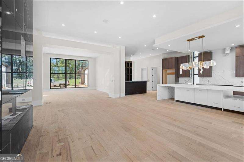 124 Woodlawn Drive NE