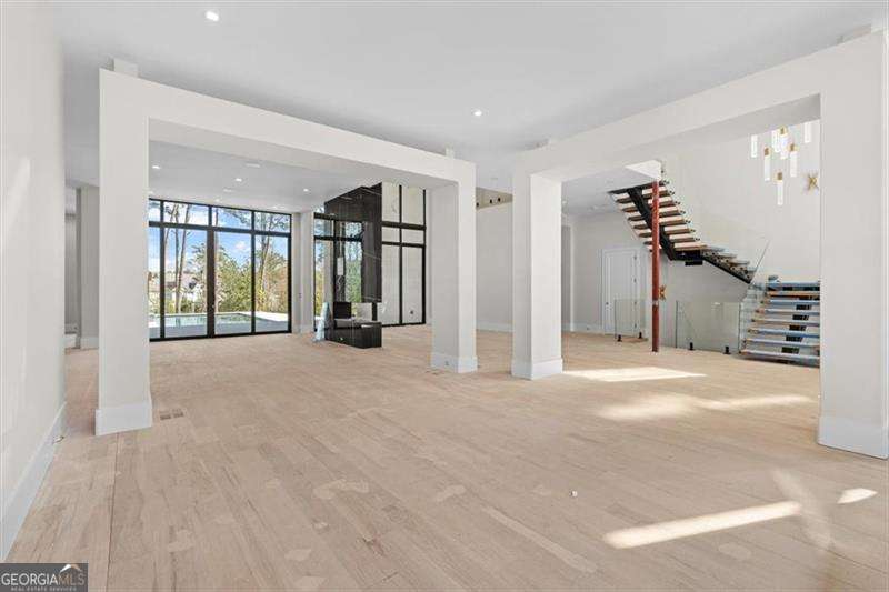 124 Woodlawn Drive NE