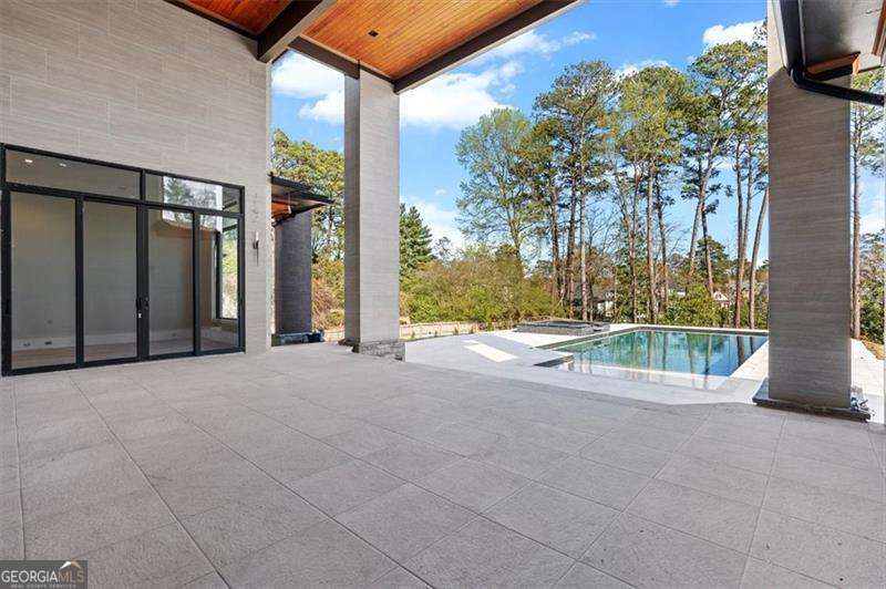 124 Woodlawn Drive NE