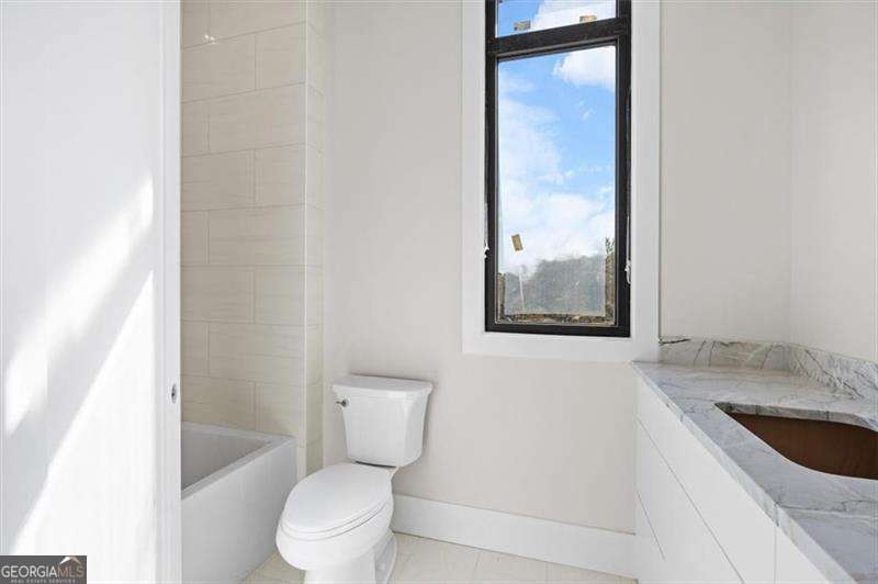 124 Woodlawn Drive NE