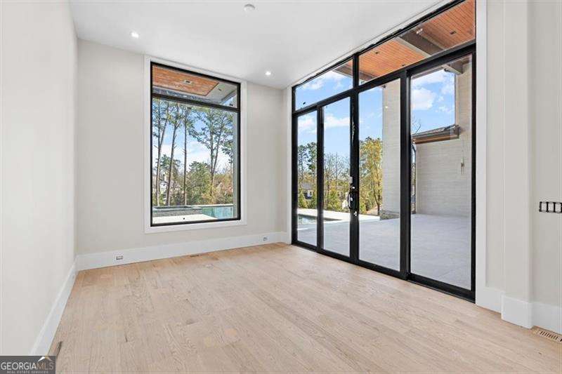 124 Woodlawn Drive NE