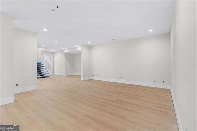 124 Woodlawn Drive NE