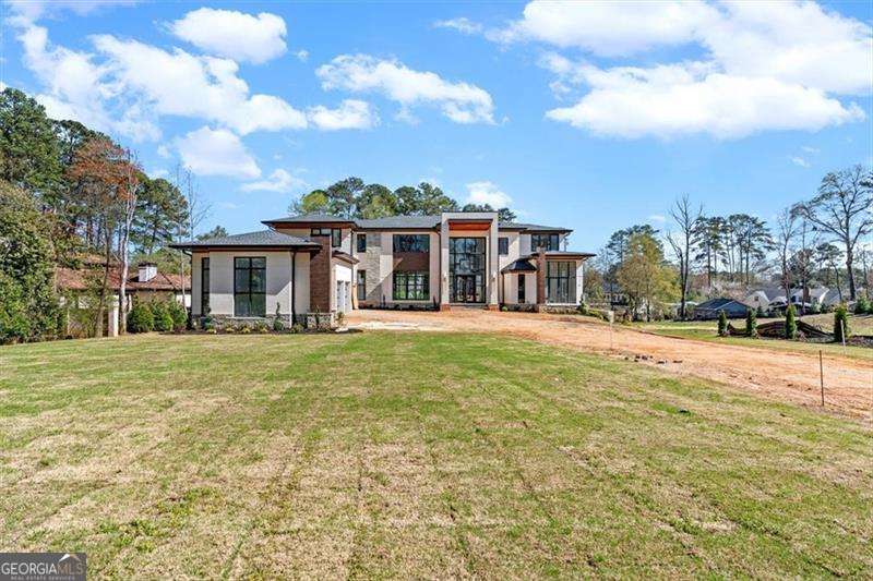 124 Woodlawn Drive NE