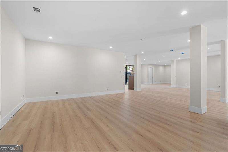 124 Woodlawn Drive NE