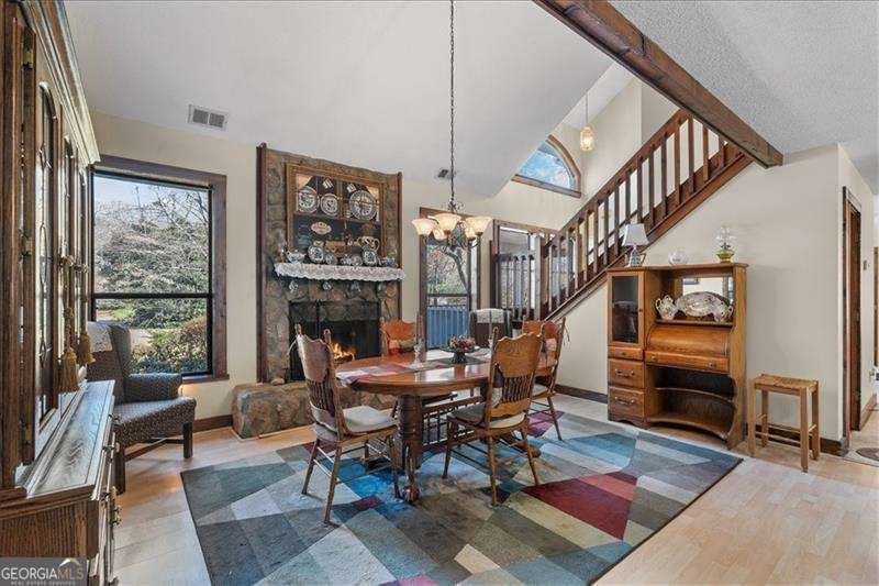 4068 Norton Place SE