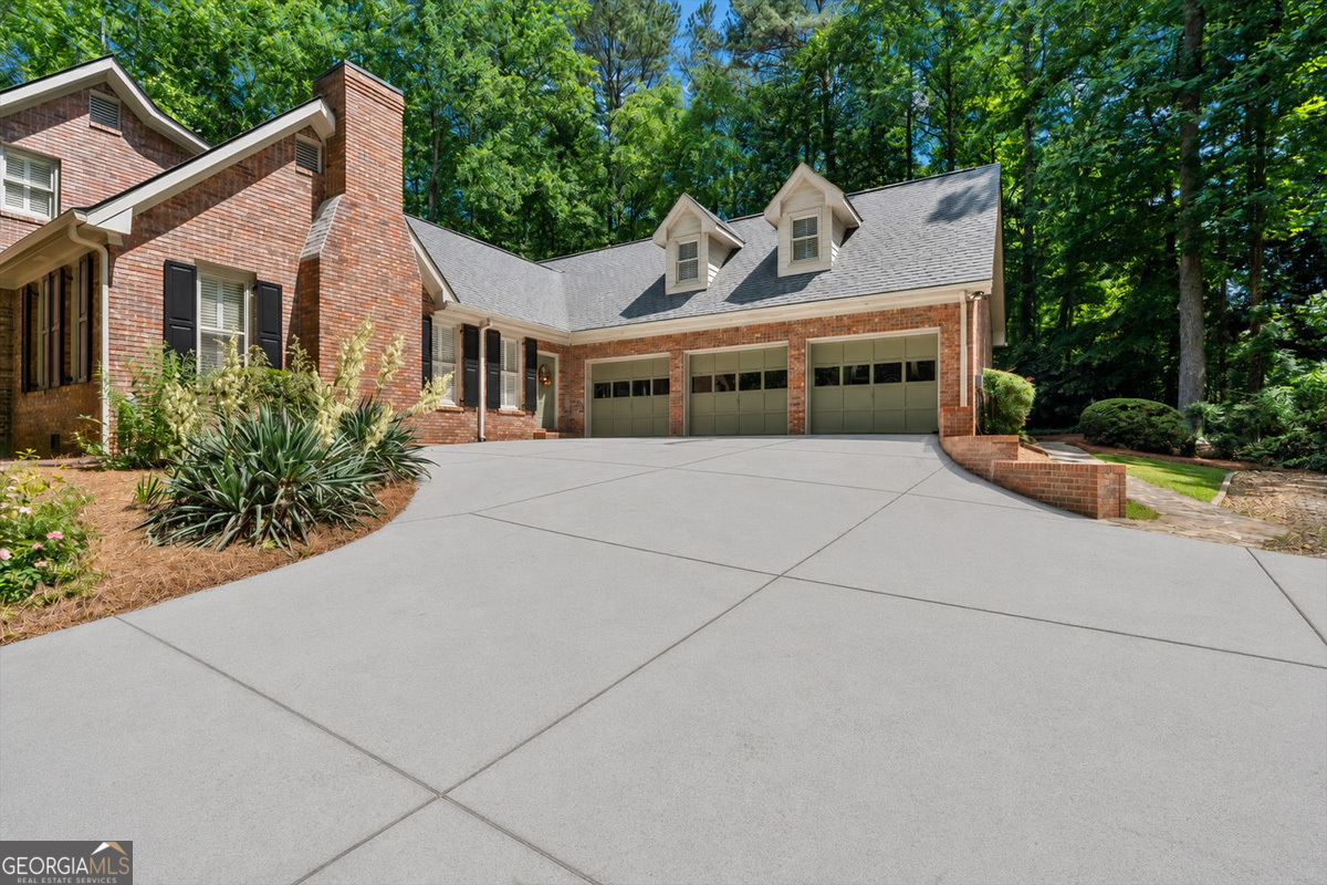 682 Austin Drive SE