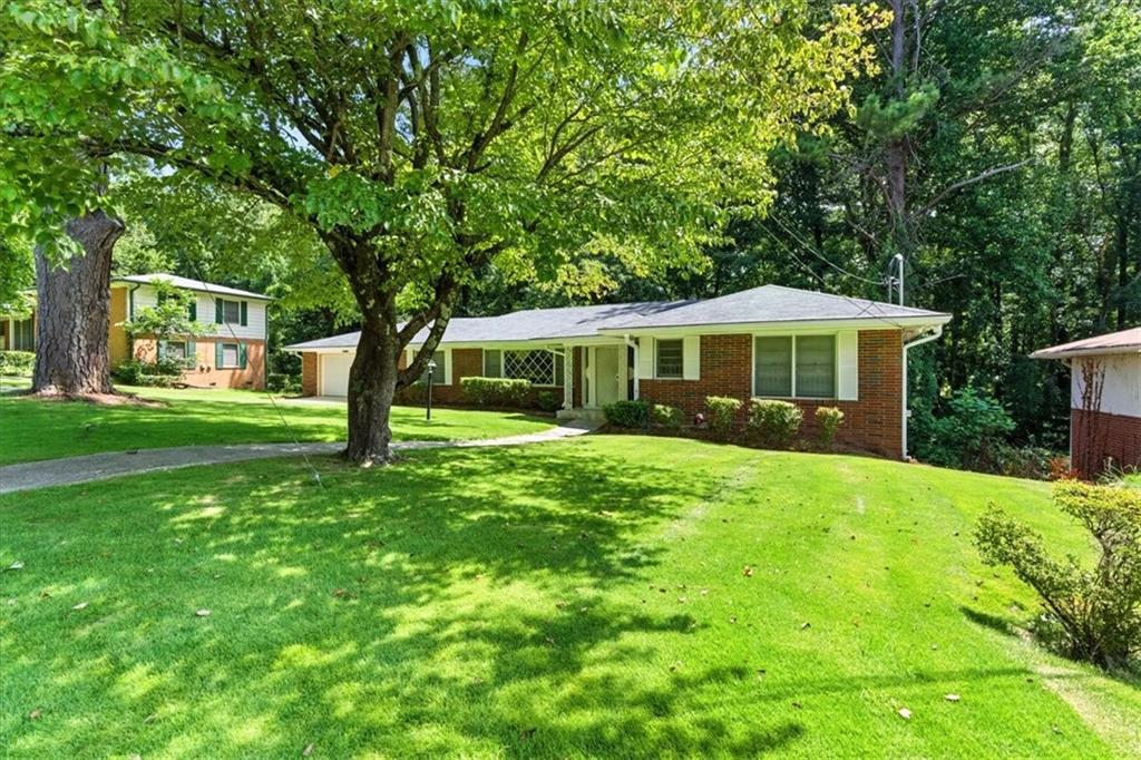 893 Woodmere Drive NW