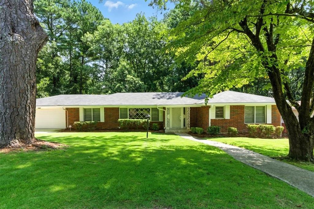 893 Woodmere Drive NW