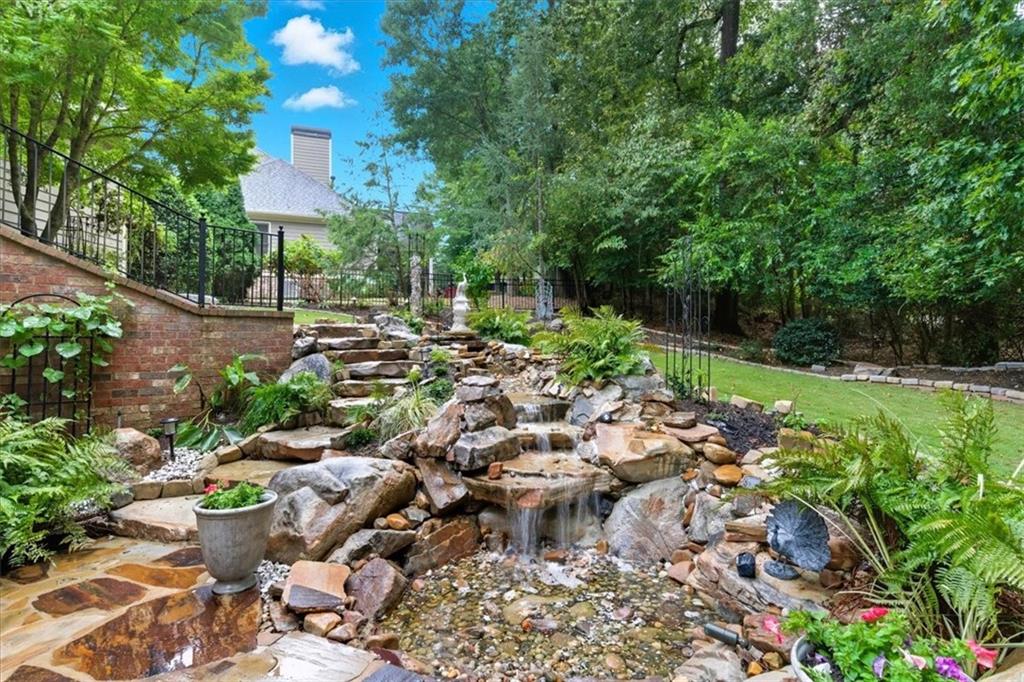 120 Fernwood Drive