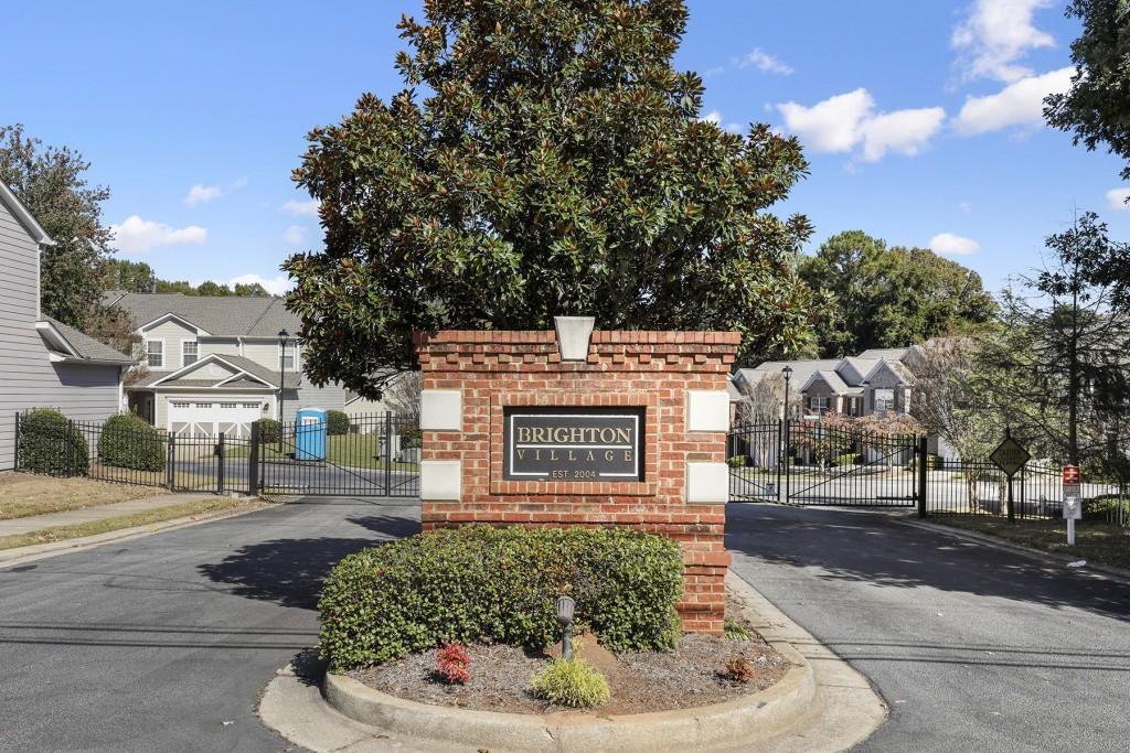 2263 Leicester Way SE