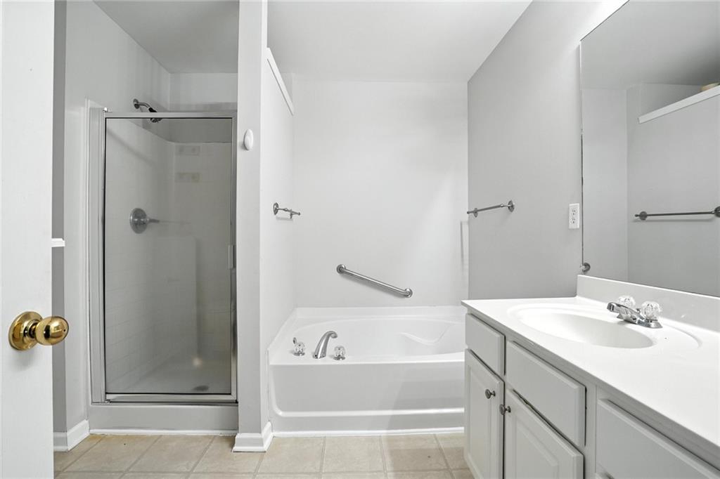 2263 Leicester Way SE