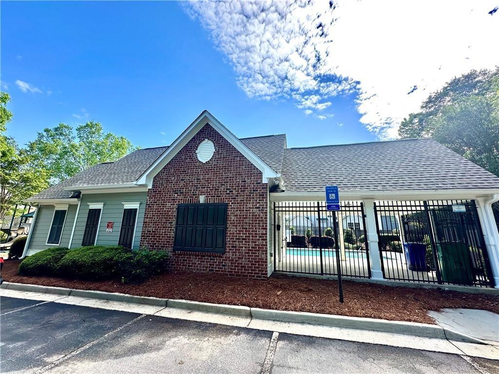 2263 Leicester Way SE