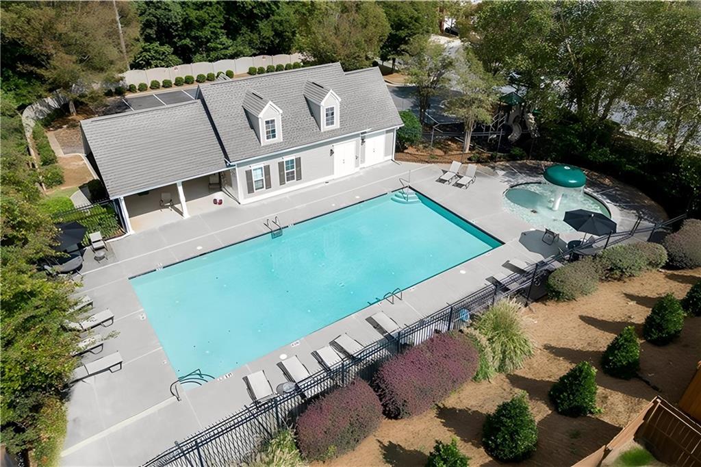 2263 Leicester Way SE