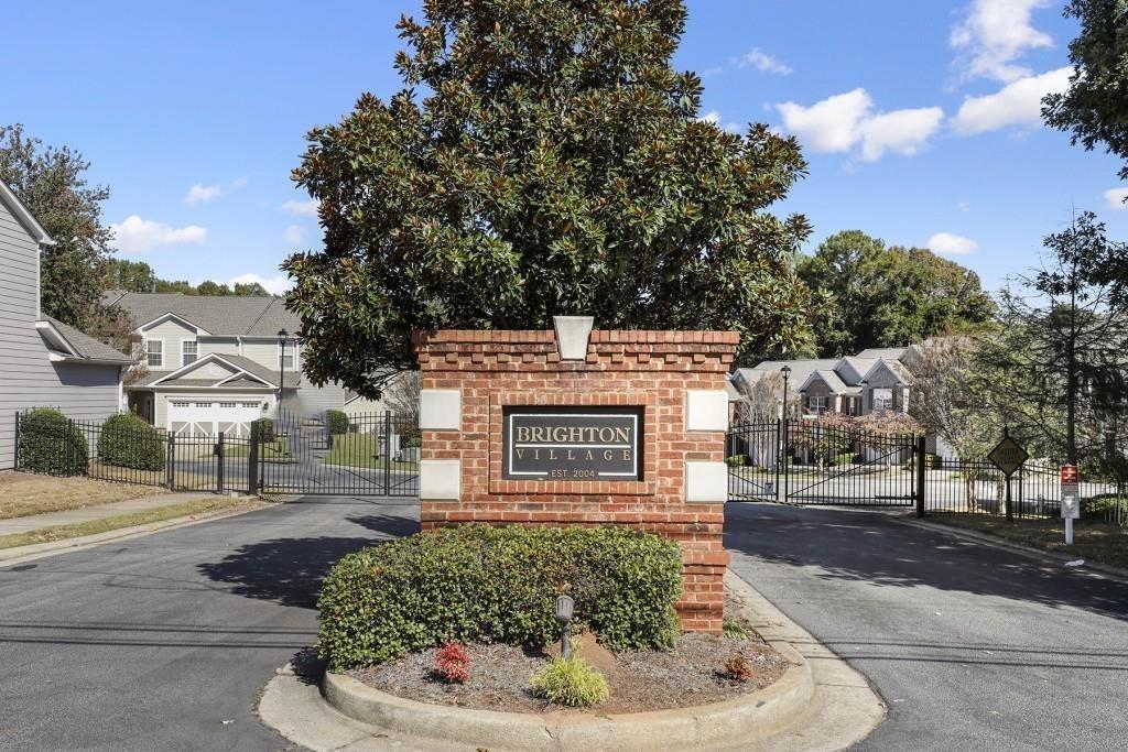 2263 Leicester Way SE