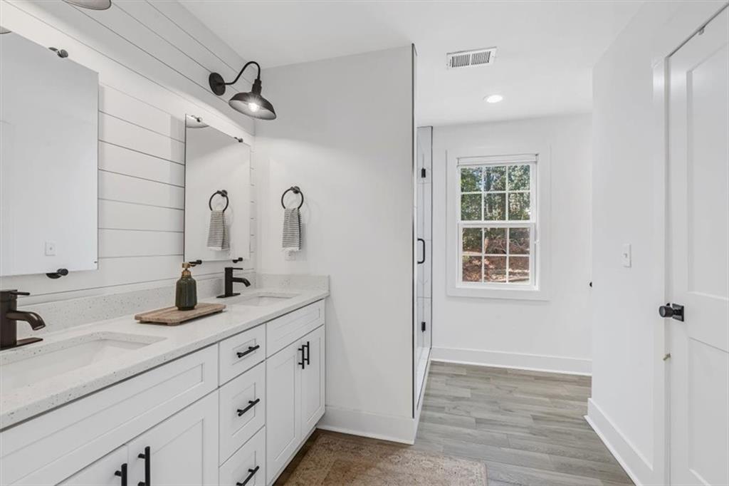 1931 S Gordon Street SW