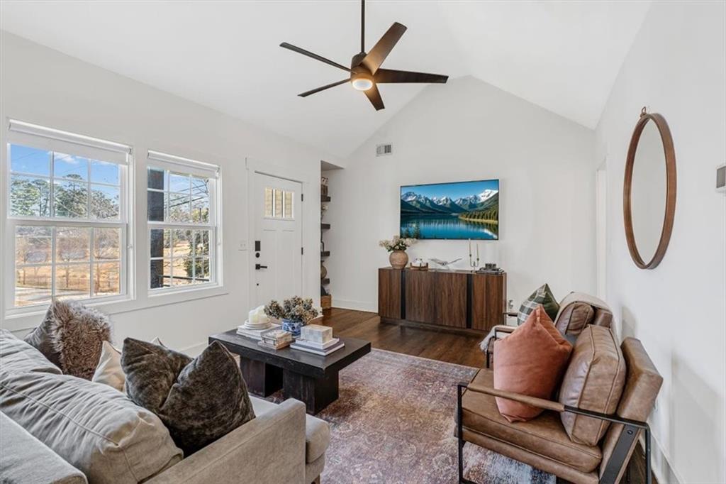 1931 S Gordon Street SW