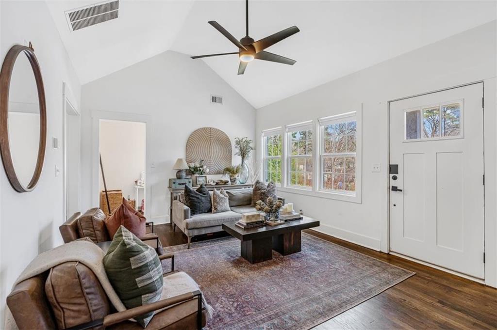 1931 S Gordon Street SW