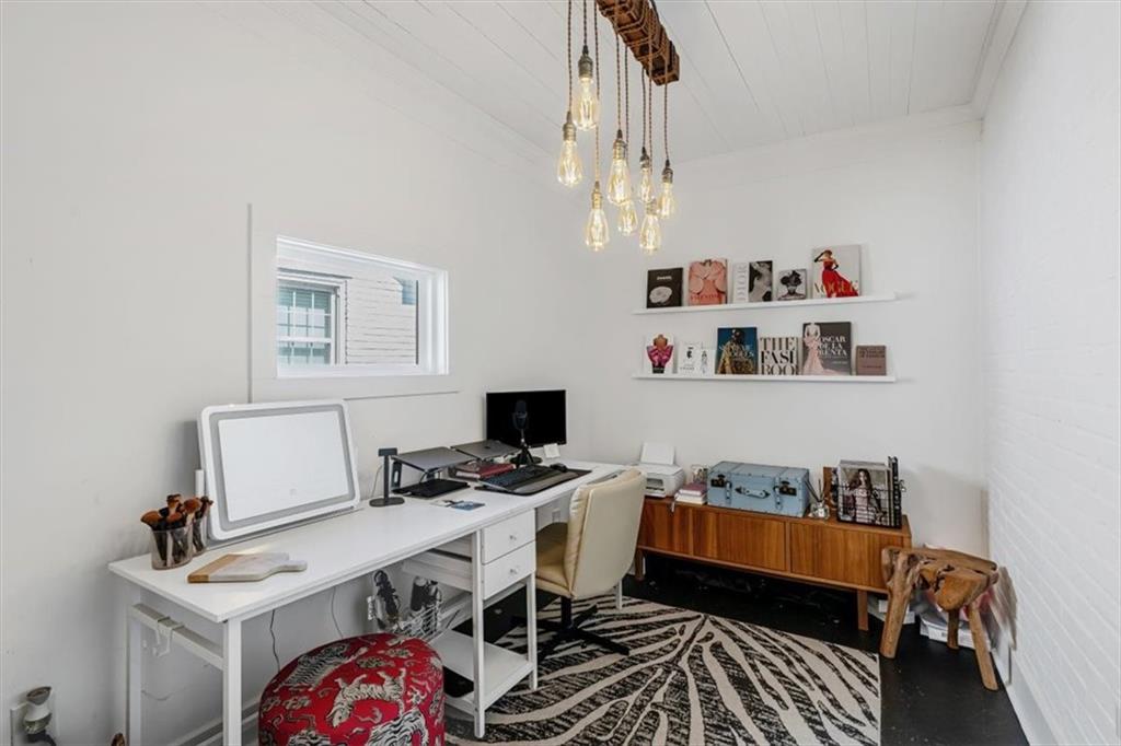 1931 S Gordon Street SW