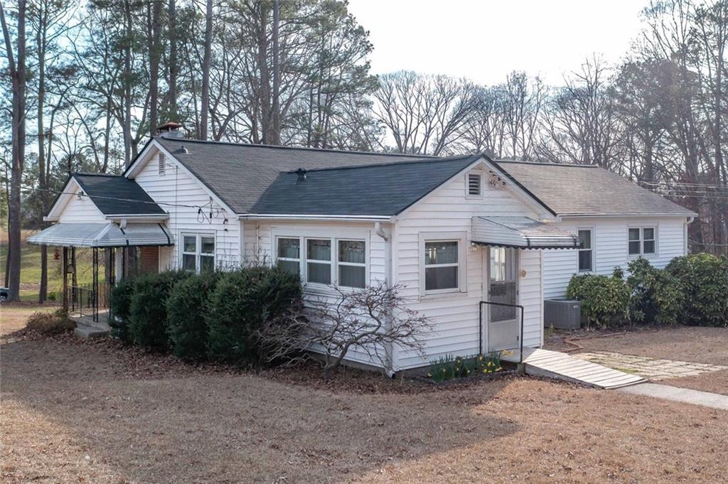 437 SE Cooper Lake Road SE
