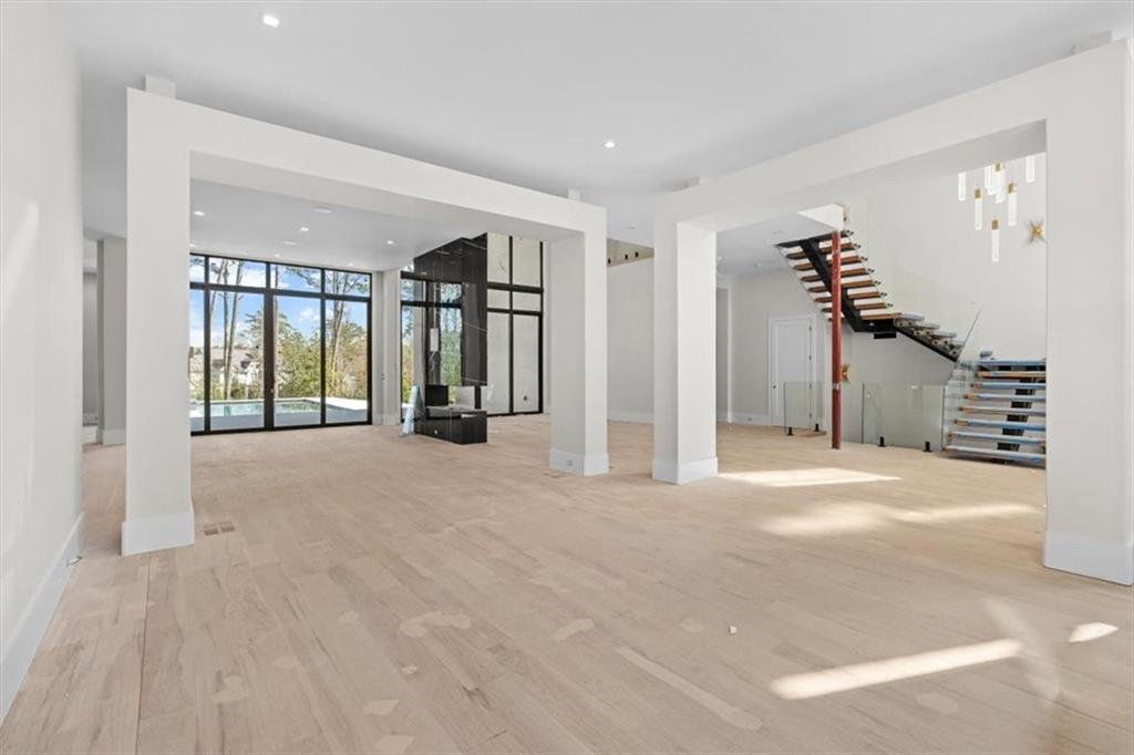 124 Woodlawn Drive NE