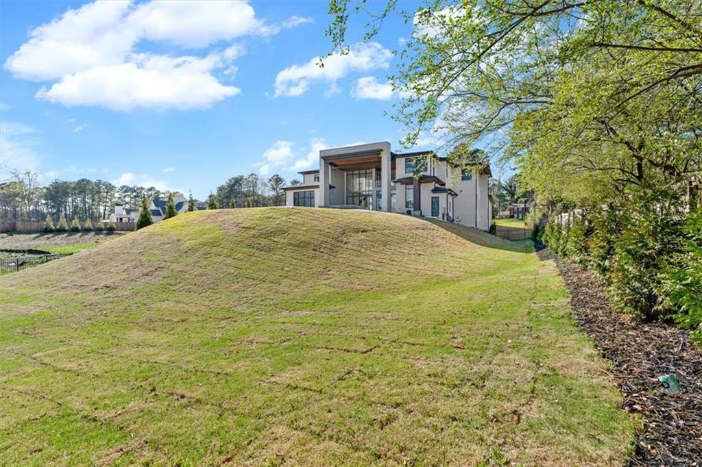 124 Woodlawn Drive NE