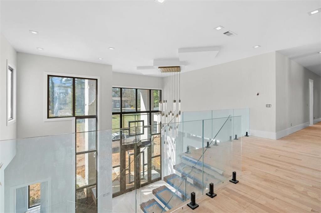 124 Woodlawn Drive NE