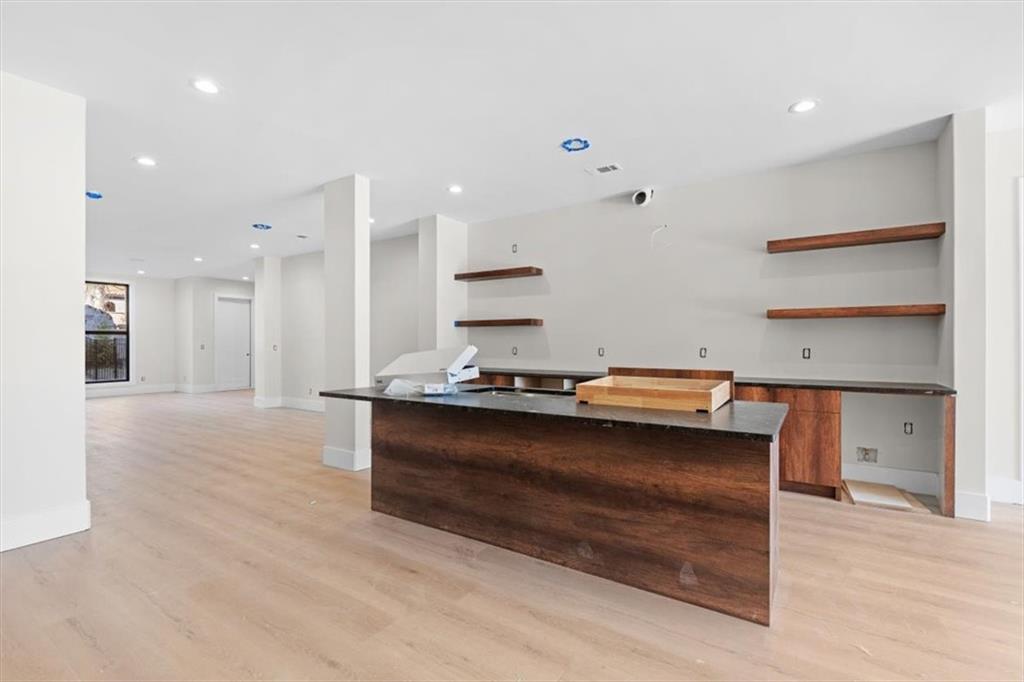 124 Woodlawn Drive NE