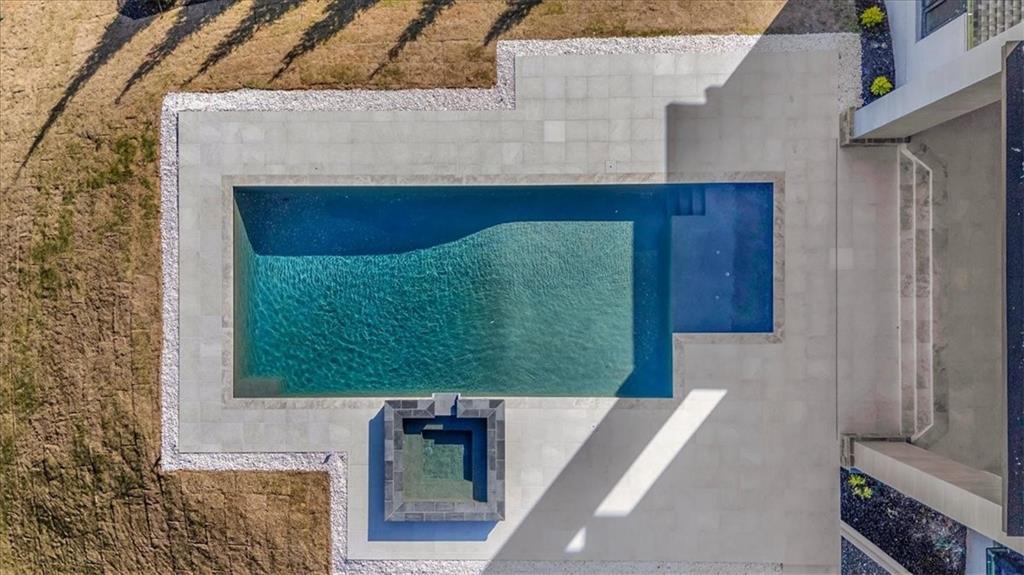 124 Woodlawn Drive NE