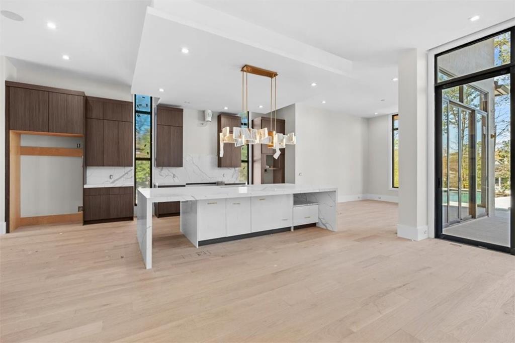 124 Woodlawn Drive NE