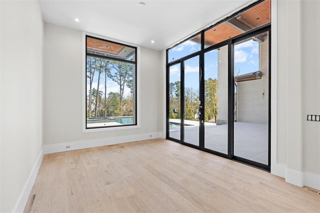 124 Woodlawn Drive NE