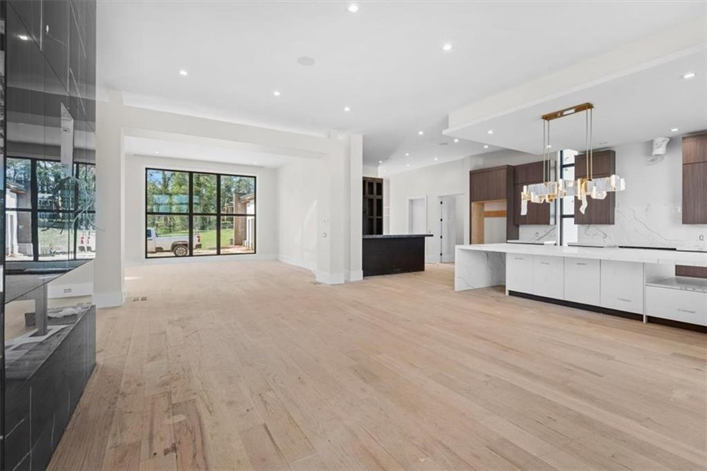 124 Woodlawn Drive NE