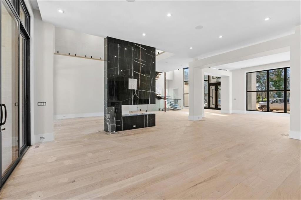 124 Woodlawn Drive NE