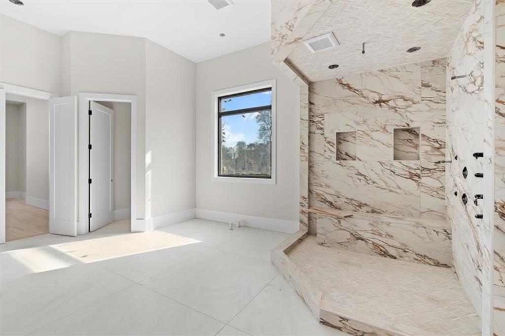 124 Woodlawn Drive NE