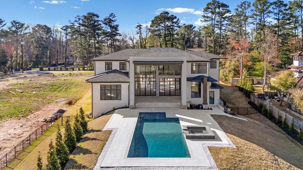 124 Woodlawn Drive NE