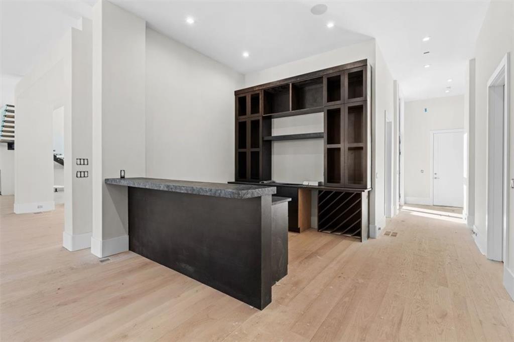 124 Woodlawn Drive NE